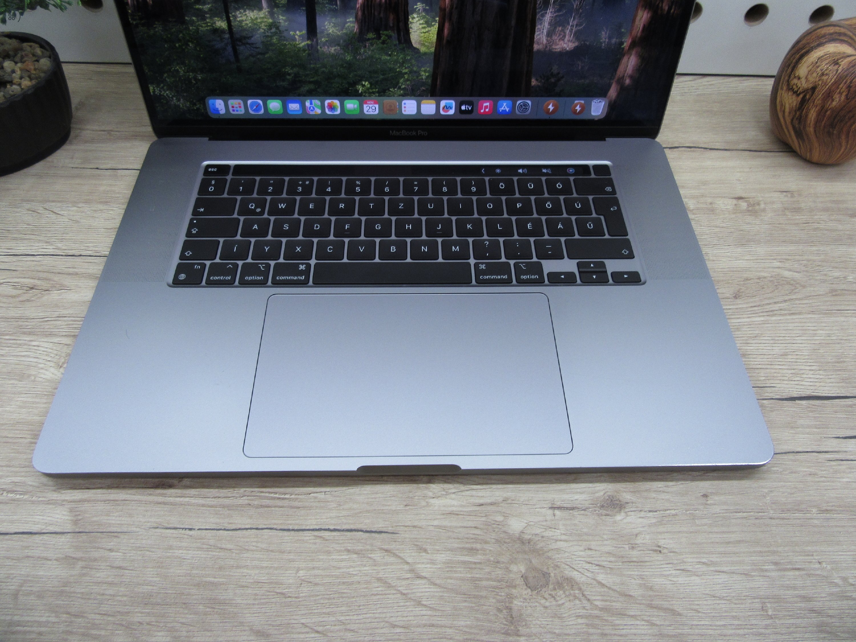 Apple Retina Macbook Pro 16 - 2019 - Használt, megkímélt