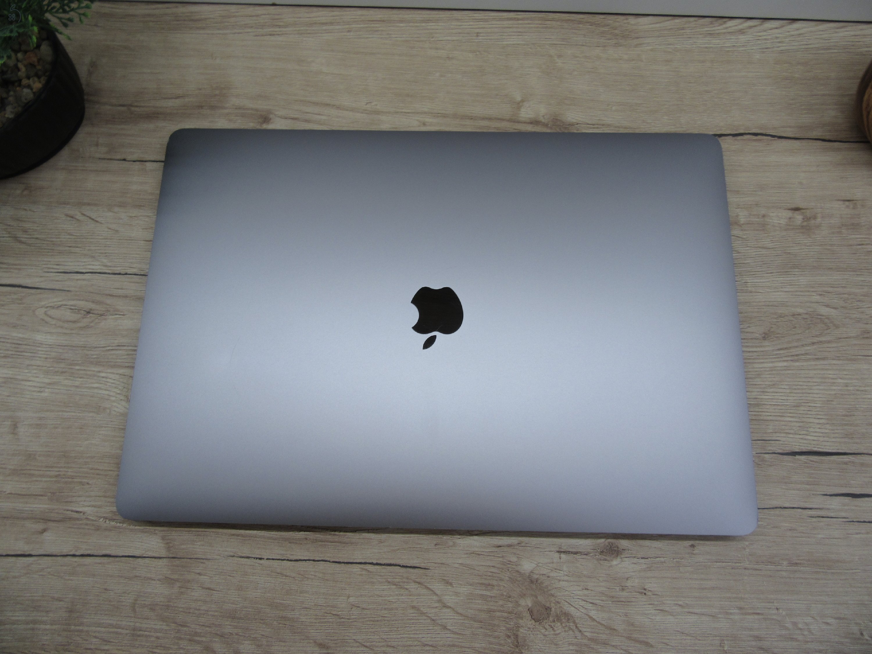 Apple Retina Macbook Pro 16 - 2019 - Használt, megkímélt