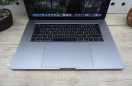 Apple Retina Macbook Pro 15 - 2019 - Használt, szép állapot