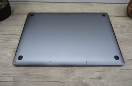 Apple Retina Macbook Pro 15 - 2019 - Használt, szép állapot