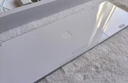 Apple Magic Keyboard v2 numerikus billentyűzettel