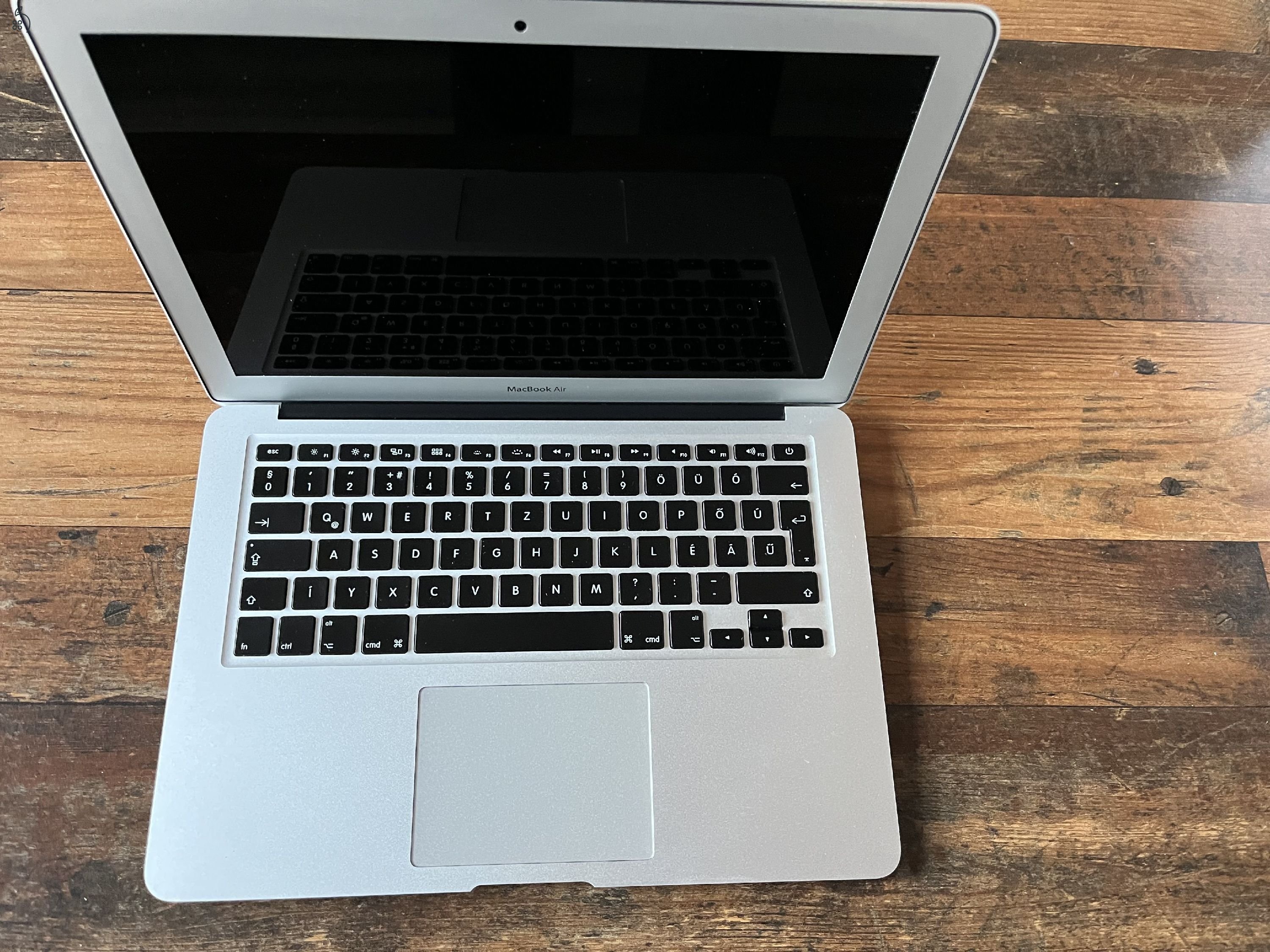 Megkímélt Apple MacBook Air 13