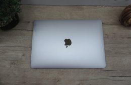 Apple Retina Macbook Air 13 - 2019 - Használt, megkímélt