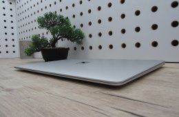 Apple Retina Macbook Air 13 - 2019 - Használt, megkímélt