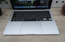  Apple Retina Macbook Air 13 - 2020 - Használt, megkímélt 