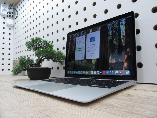  Apple Retina Macbook Air 13 - 2020 - Használt, megkímélt 