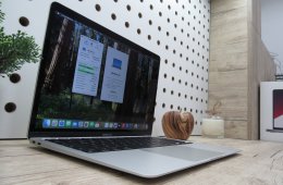 Apple Retina Macbook Air 13 - 2020 - Használt, szép állapot