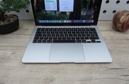 Apple Retina Macbook Air 13 - 2020 - Használt, szép állapot