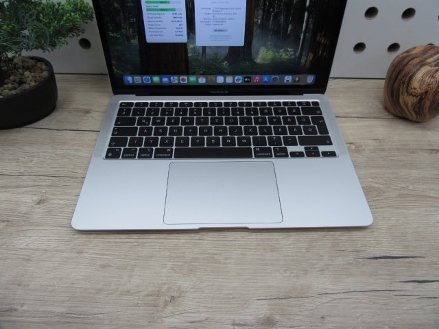  Apple Retina Macbook Air 13 - 2020 - Használt, szép állapot 