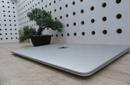  Apple Retina Macbook Air 13 - 2020 - Használt, szép állapot 