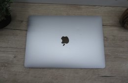  Apple Retina Macbook Air 13 - 2020 - Használt, szép állapot 