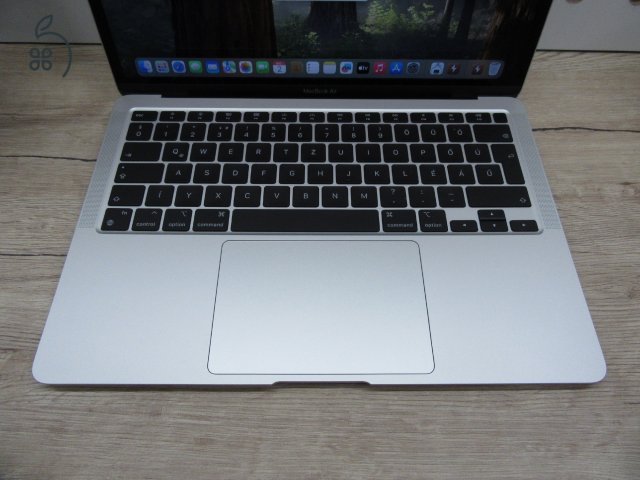  Apple Retina Macbook Air 13 - 2020 - Használt, szép állapot 