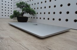  Apple Retina Macbook Air 13 - 2020 - Használt, szép állapot 