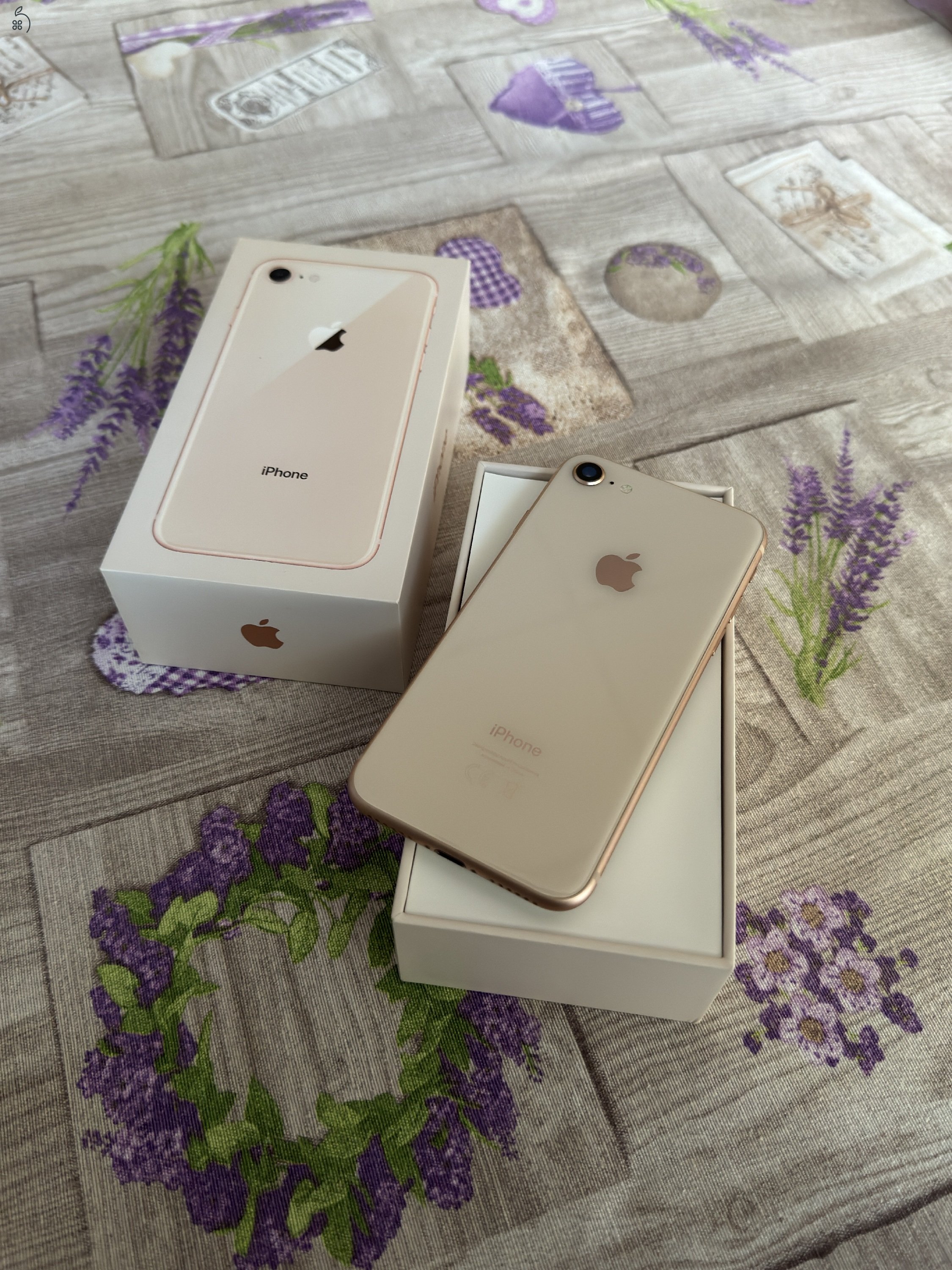 Apple iPhone 8 64Gb, Arany, Kártyafüggetlen, Gyári állapotú