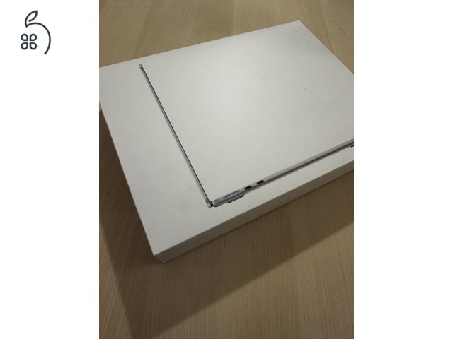 MacBook Air M2 13”, 8 GB RAM, 256 GB SSD eladó