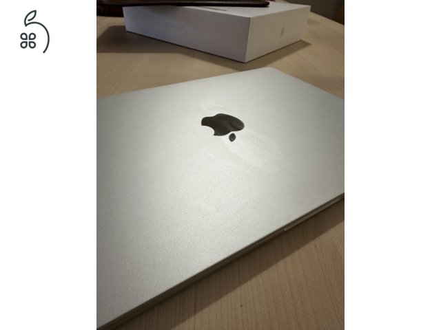 MacBook Air M2 13”, 8 GB RAM, 256 GB SSD eladó