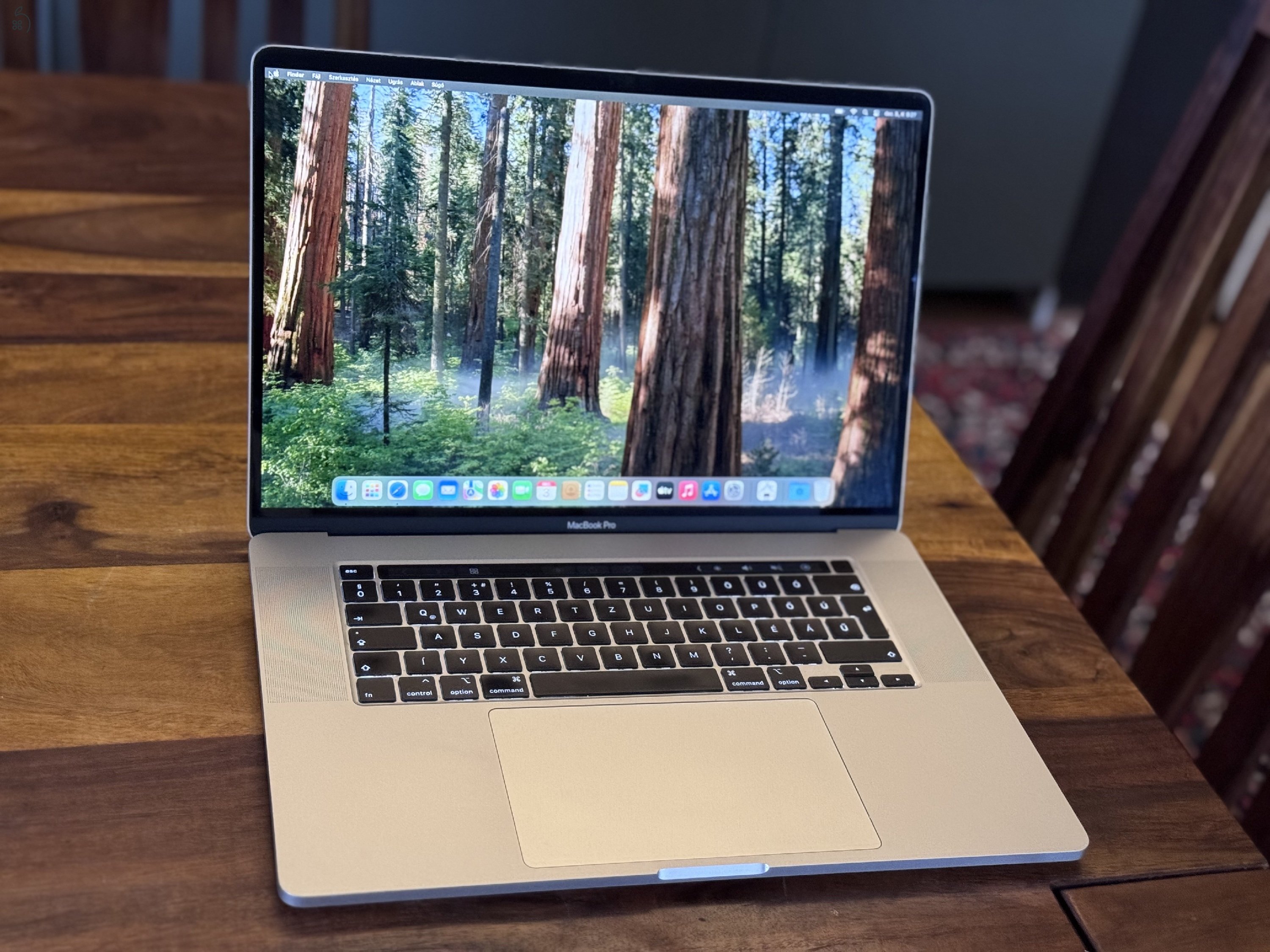 CTO bestia, Macbook Pro 16, HUN, 2019, i9, 32GB, 1TB, AMD Radeon Pro 8GB videokártya