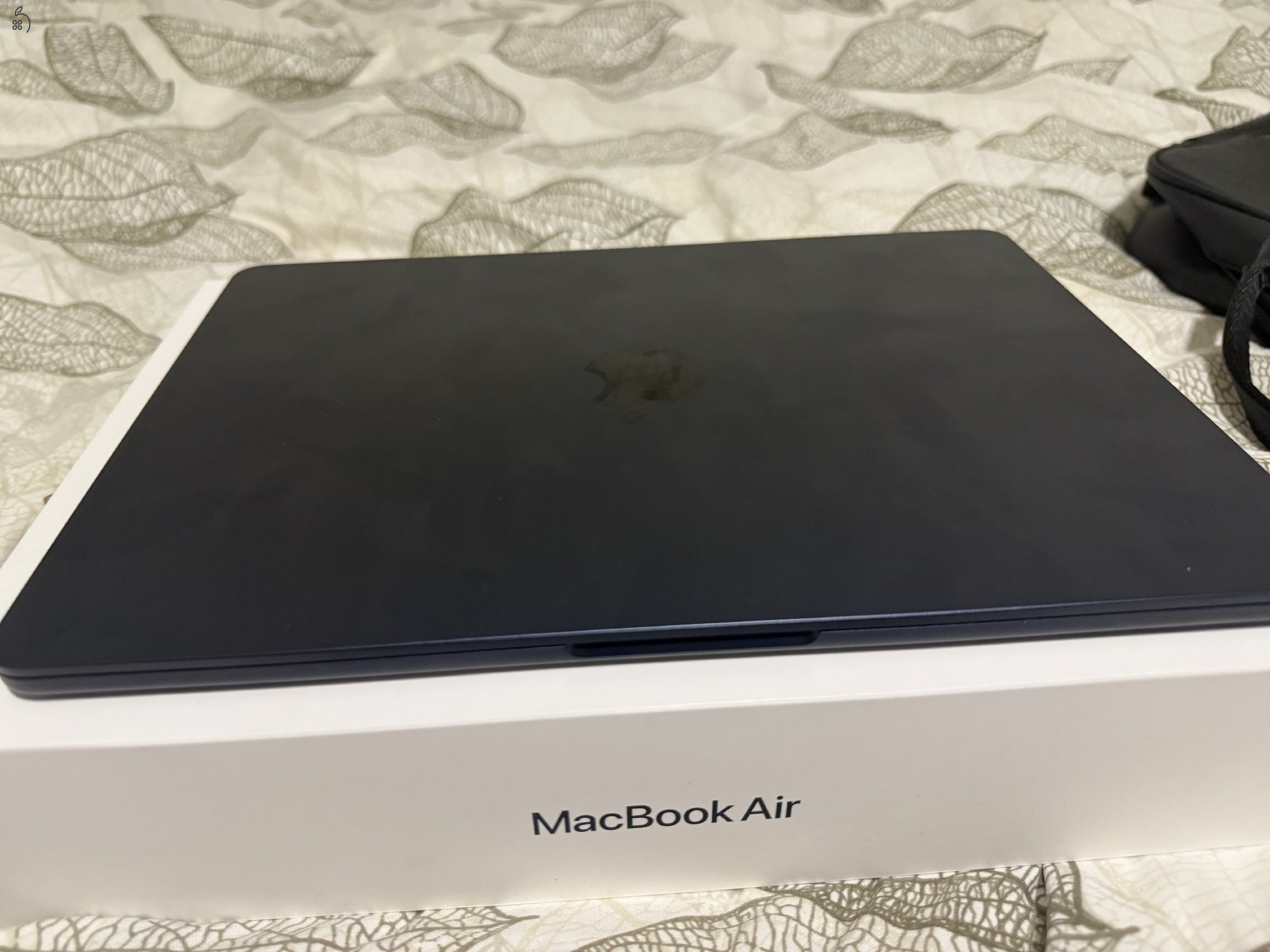 Macbook Air 13” M3 256GB SSD 8GB ram