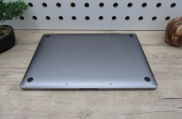 Apple Retina Macbook Pro 15 - 2018 - Használt, megkímélt