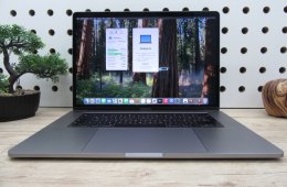 Apple Retina Macbook Pro 15 - 2018 - Használt, megkímélt