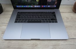 Apple Retina Macbook Pro 15 - 2018 - Használt, megkímélt