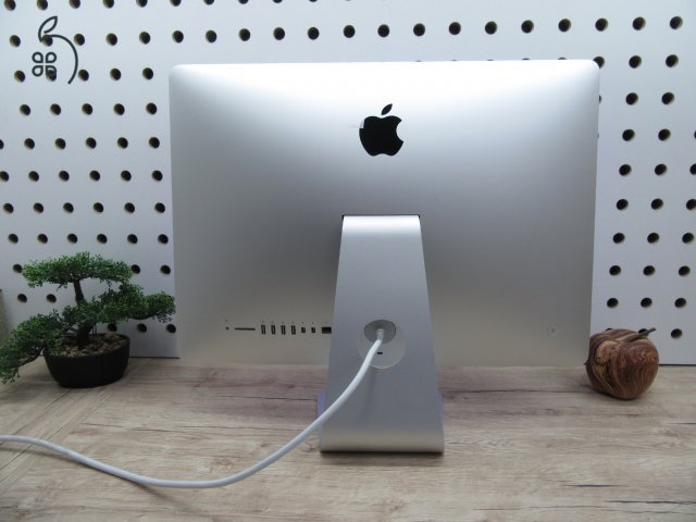 Apple iMac 21,5 - 2015 vége - Használt, karcmentes