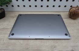 Apple Retina Macbook Pro 15 - 2018 - Használt, 