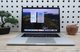 Apple Retina Macbook Pro 15 - 2018 - Használt, 