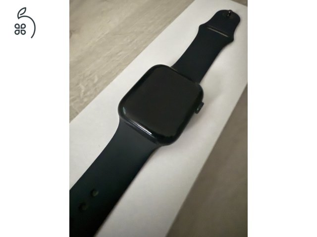 Apple Watch Series 8 45mm fekete