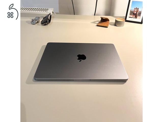 Apple MacBook Air M2 (2022, Astro Grey) 8Gb ram, 512Gb SSD