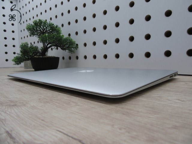 Apple Retina Macbook Air 13 - 2015 Early - Használt, megkímélt