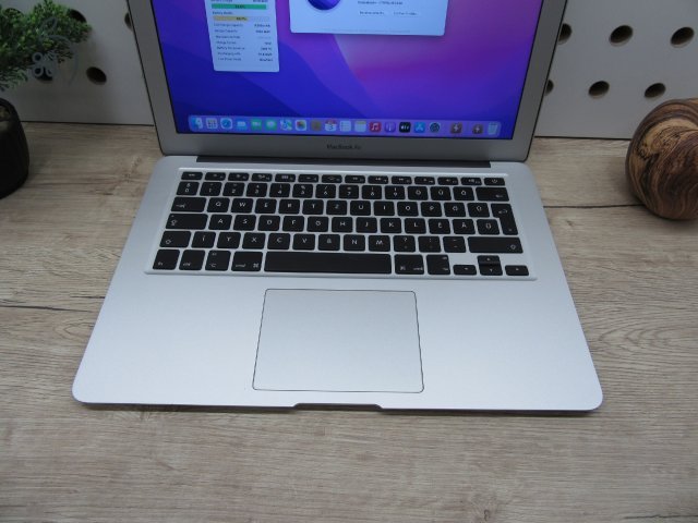 Apple Retina Macbook Air 13 - 2015 Early - Használt, megkímélt