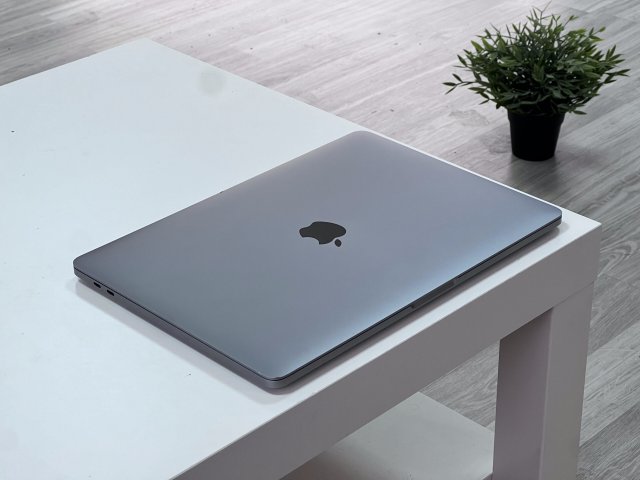 MacBook Pro 2020 13 512GB 1 ÉV Garanciával Számlával