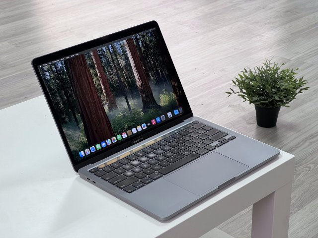 MacBook Pro 2020 13 512GB 1 ÉV Garanciával Számlával