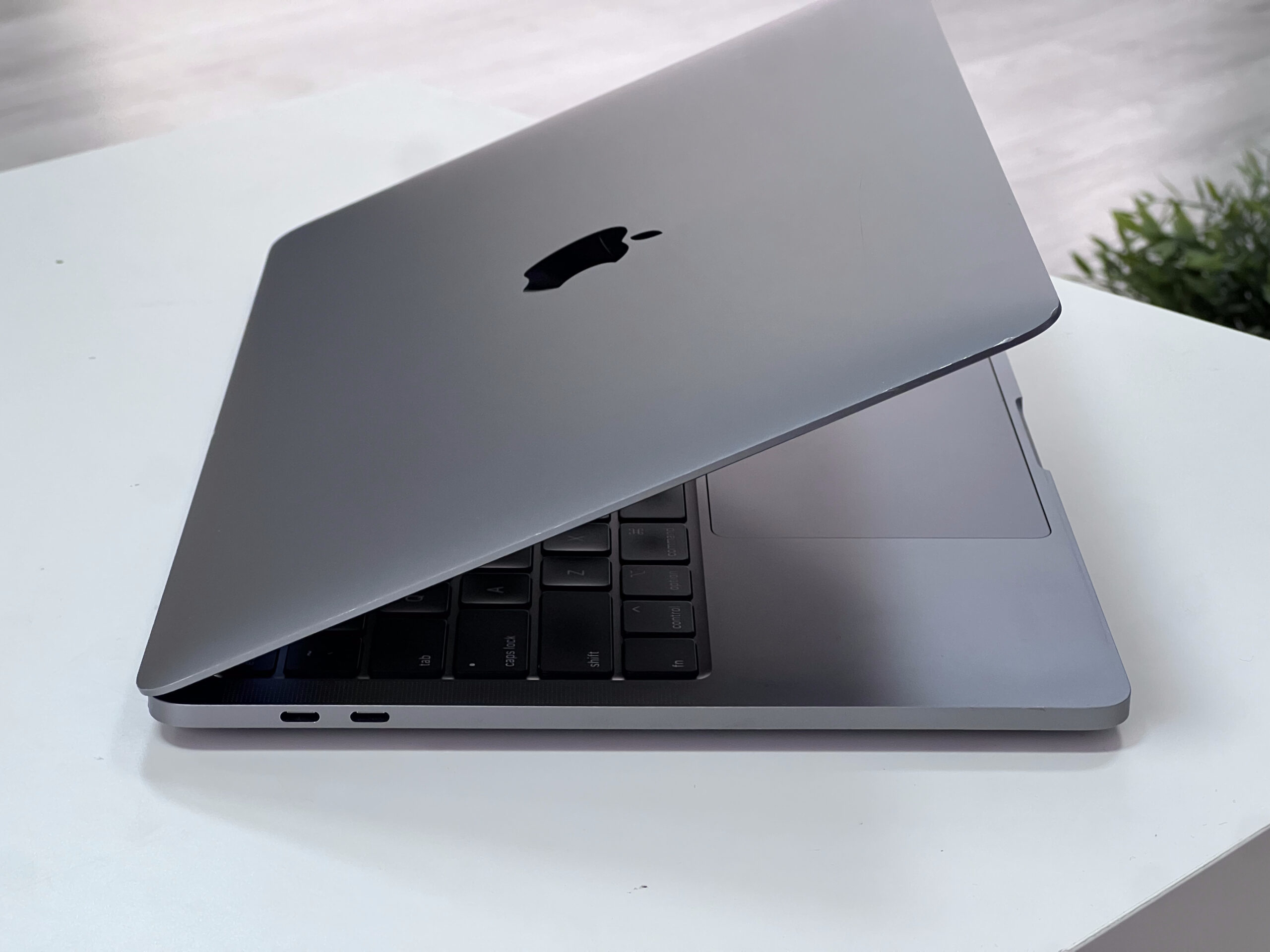 MacBook Pro 2020 13 512GB 1 ÉV Garanciával Számlával