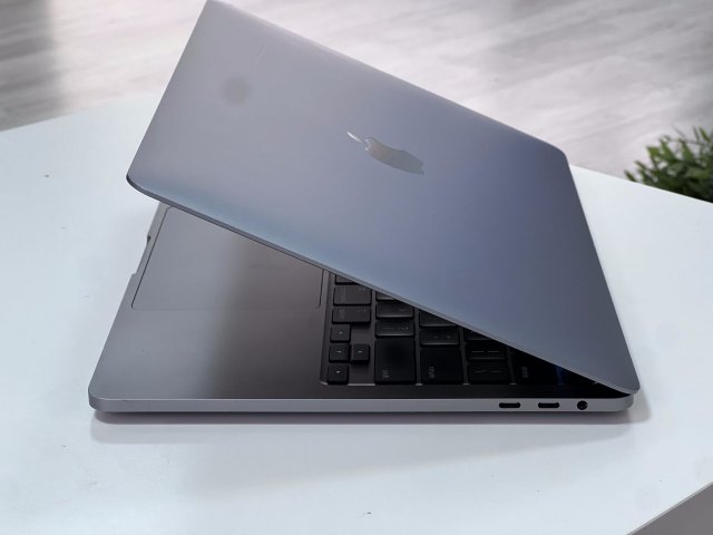 MacBook Pro 2020 13 512GB 1 ÉV Garanciával Számlával