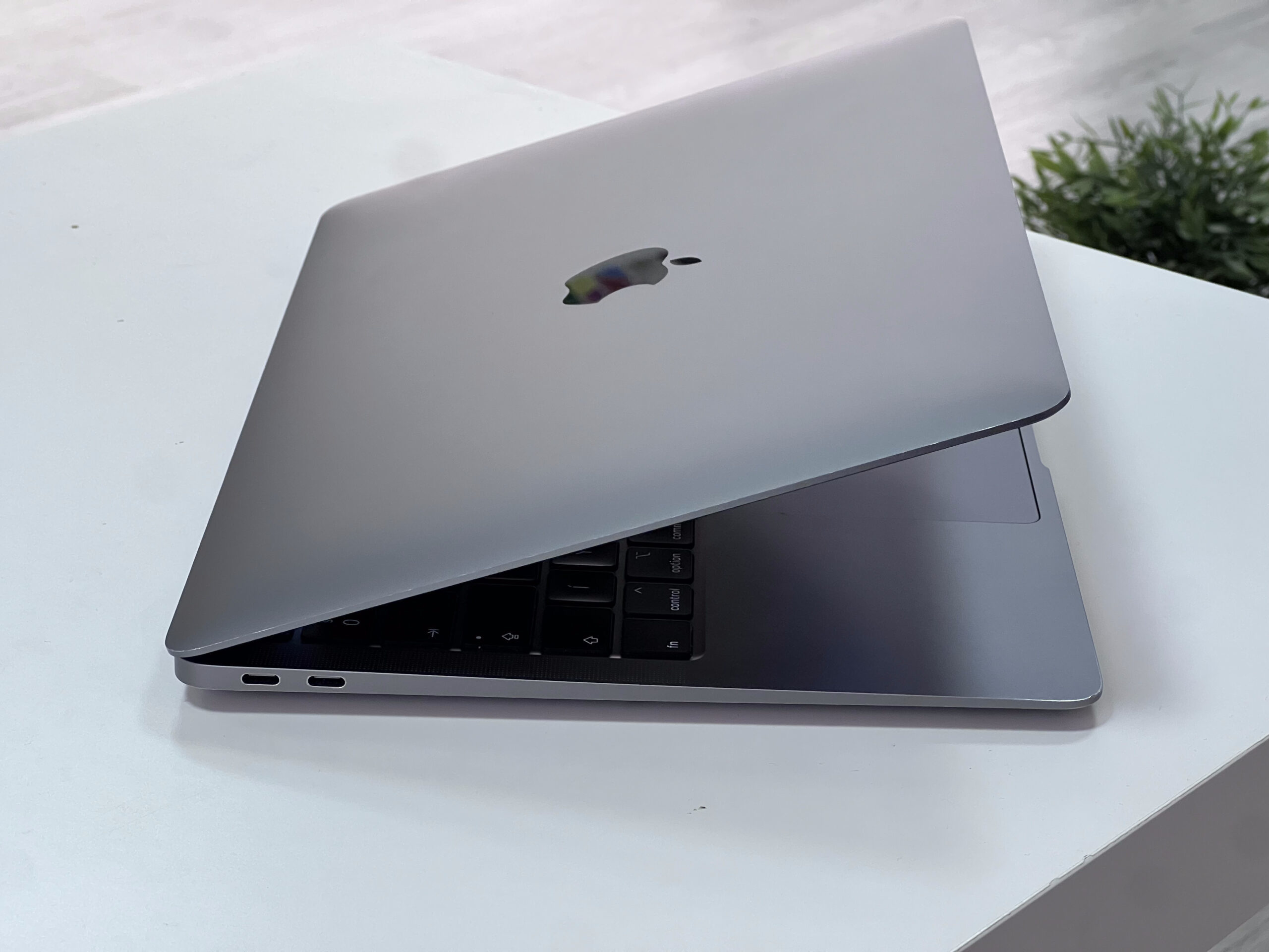 MacBook Air 2020 13 256GB 1 ÉV Garanciával Számlával