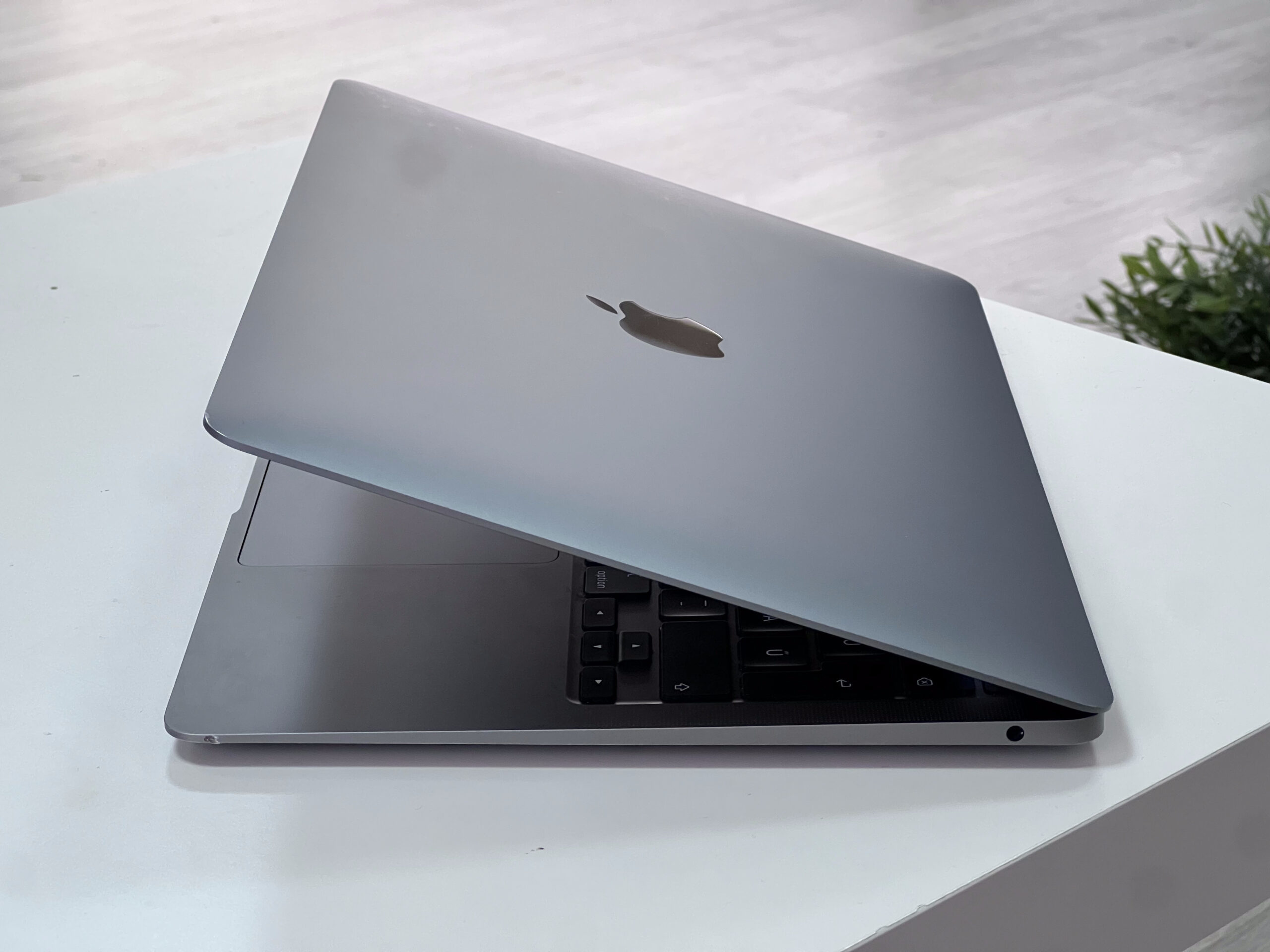 MacBook Air 2020 13 256GB 1 ÉV Garanciával Számlával