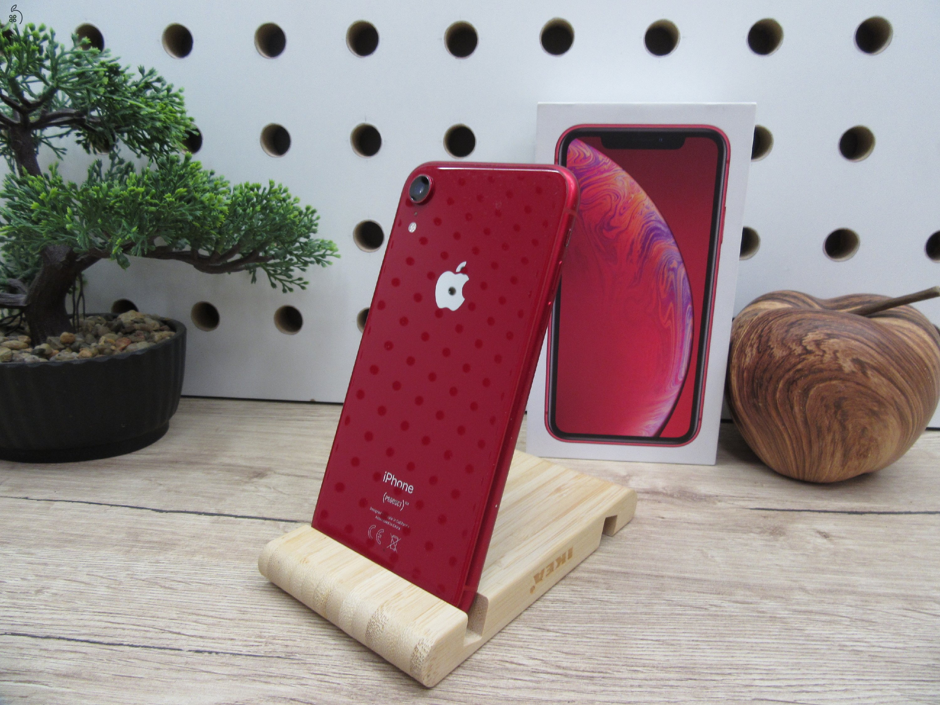 Apple iPhone Xr - Red - Használt