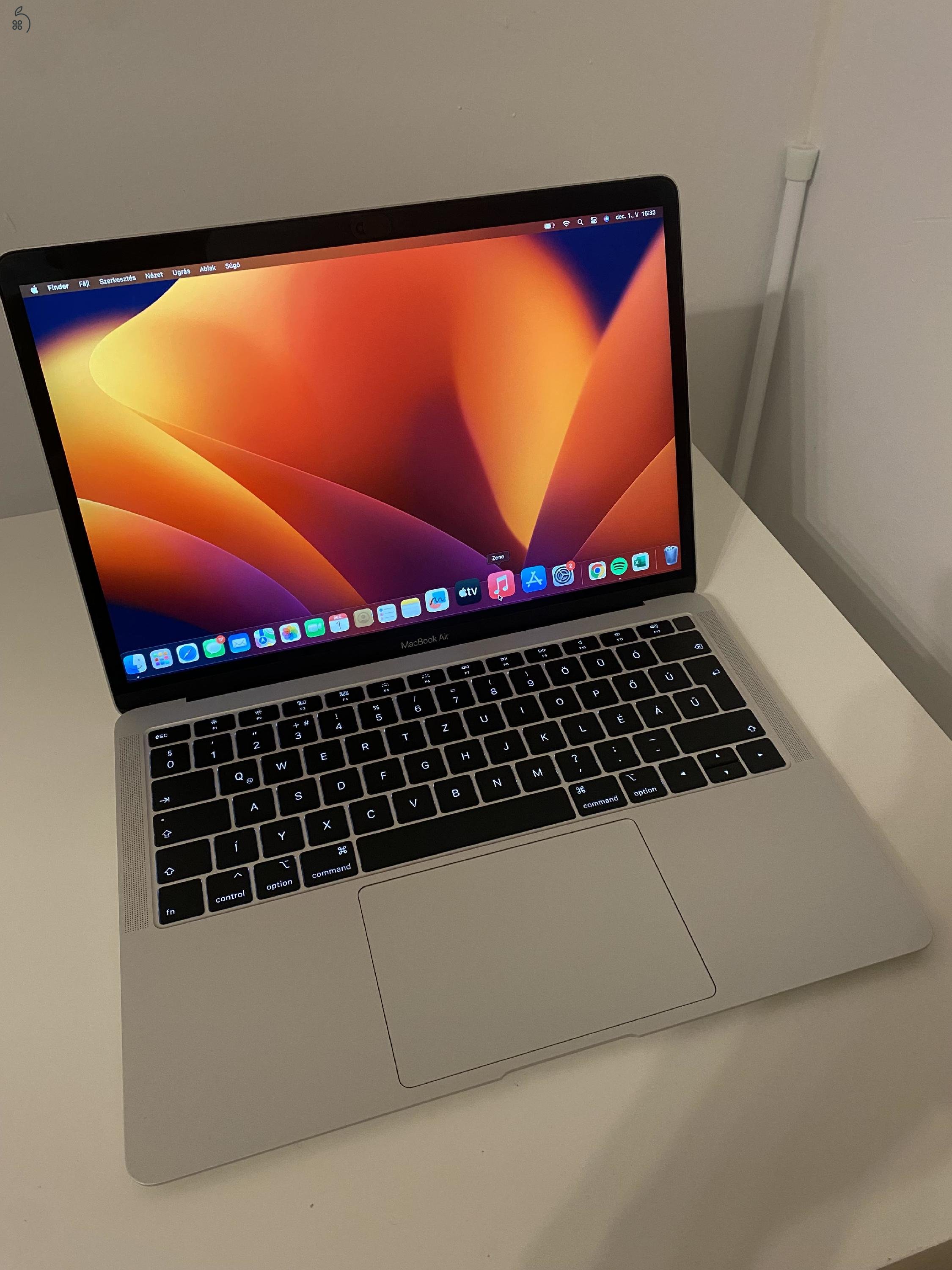 Megkímélt 250 akkumulátor ciklussal rendelkező MacBook Air Retina 2018 128 gb 