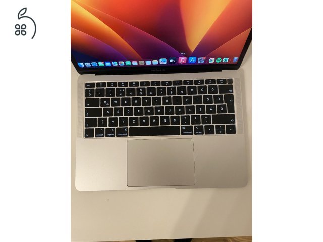 Megkímélt 250 akkumulátor ciklussal rendelkező MacBook Air Retina 2018 128 gb 