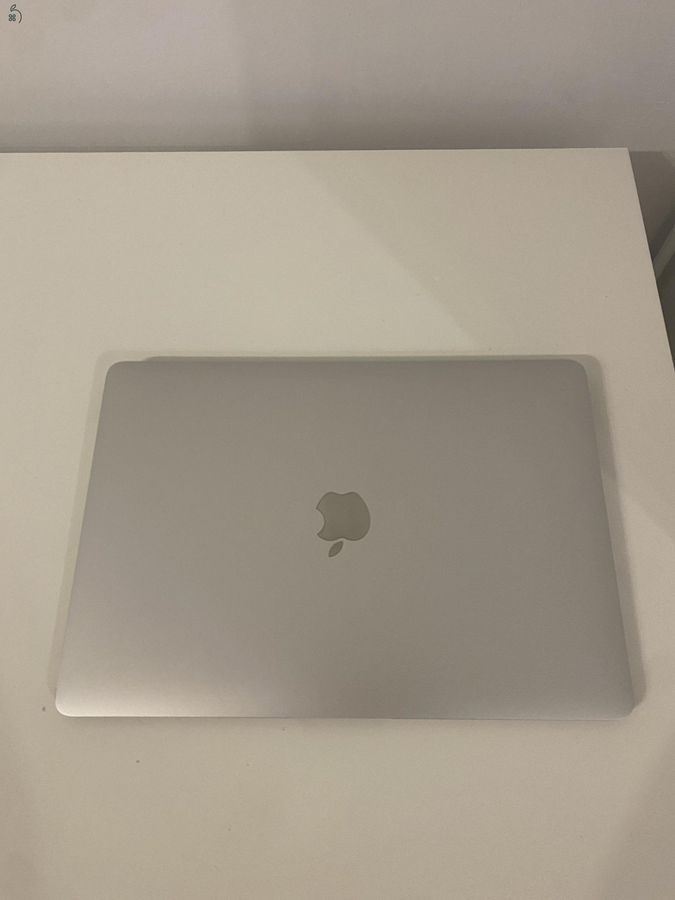 Megkímélt 250 akkumulátor ciklussal rendelkező MacBook Air Retina 2018 128 gb 