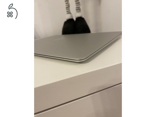 Megkímélt 250 akkumulátor ciklussal rendelkező MacBook Air Retina 2018 128 gb 