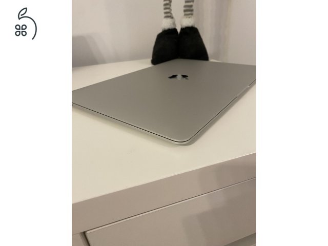 Megkímélt 250 akkumulátor ciklussal rendelkező MacBook Air Retina 2018 128 gb 