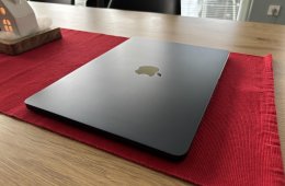 Macbook Air (M2,2022) Midnight / 8GB RAM / 256GB SSD / magyar billentyűzet