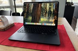 Macbook Air (M2,2022) Midnight / 8GB RAM / 256GB SSD / magyar billentyűzet