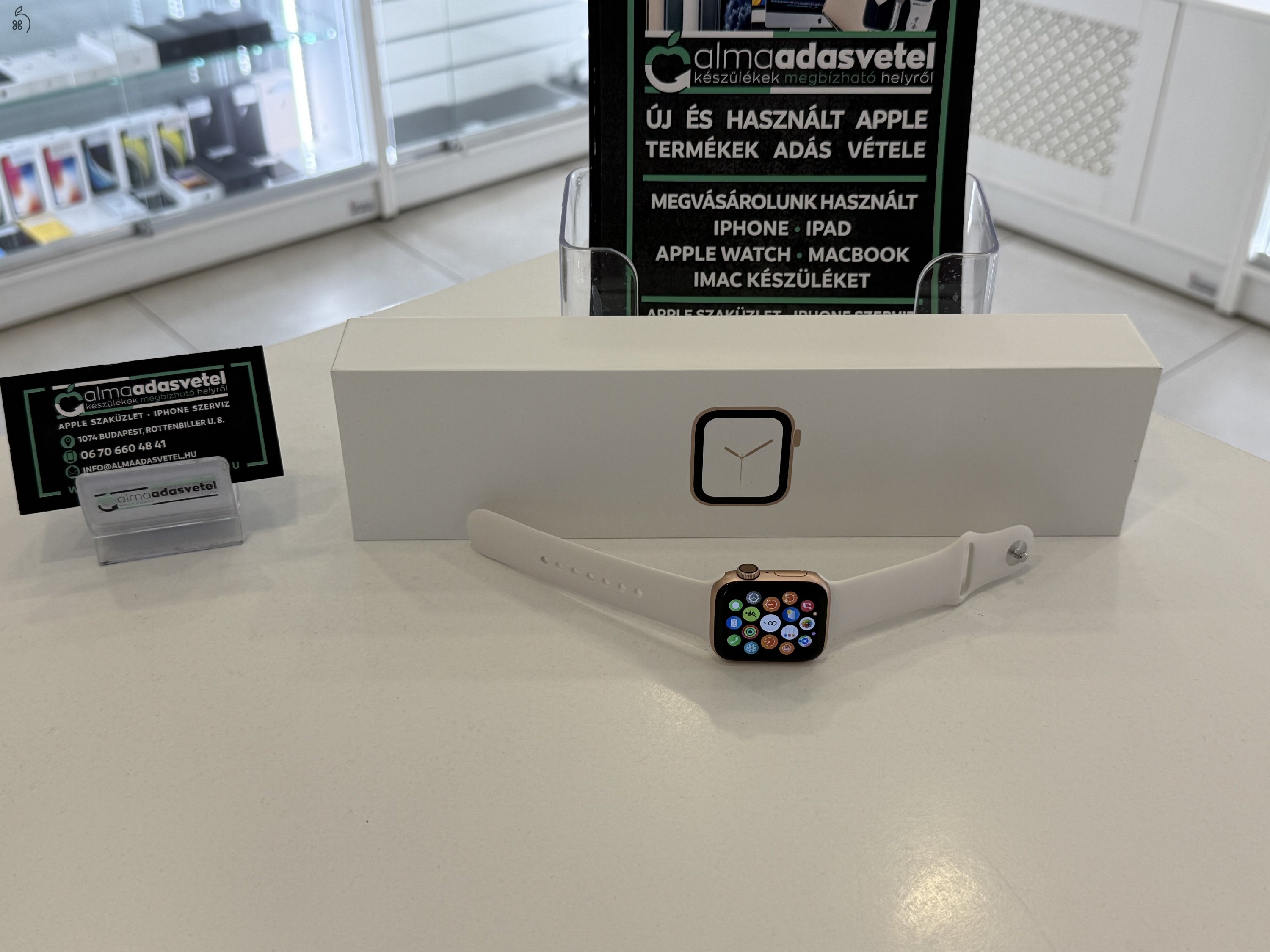 Apple Watch 4 40mm Gold Újszerű/1 hónap gar./Akku 75%/p3912