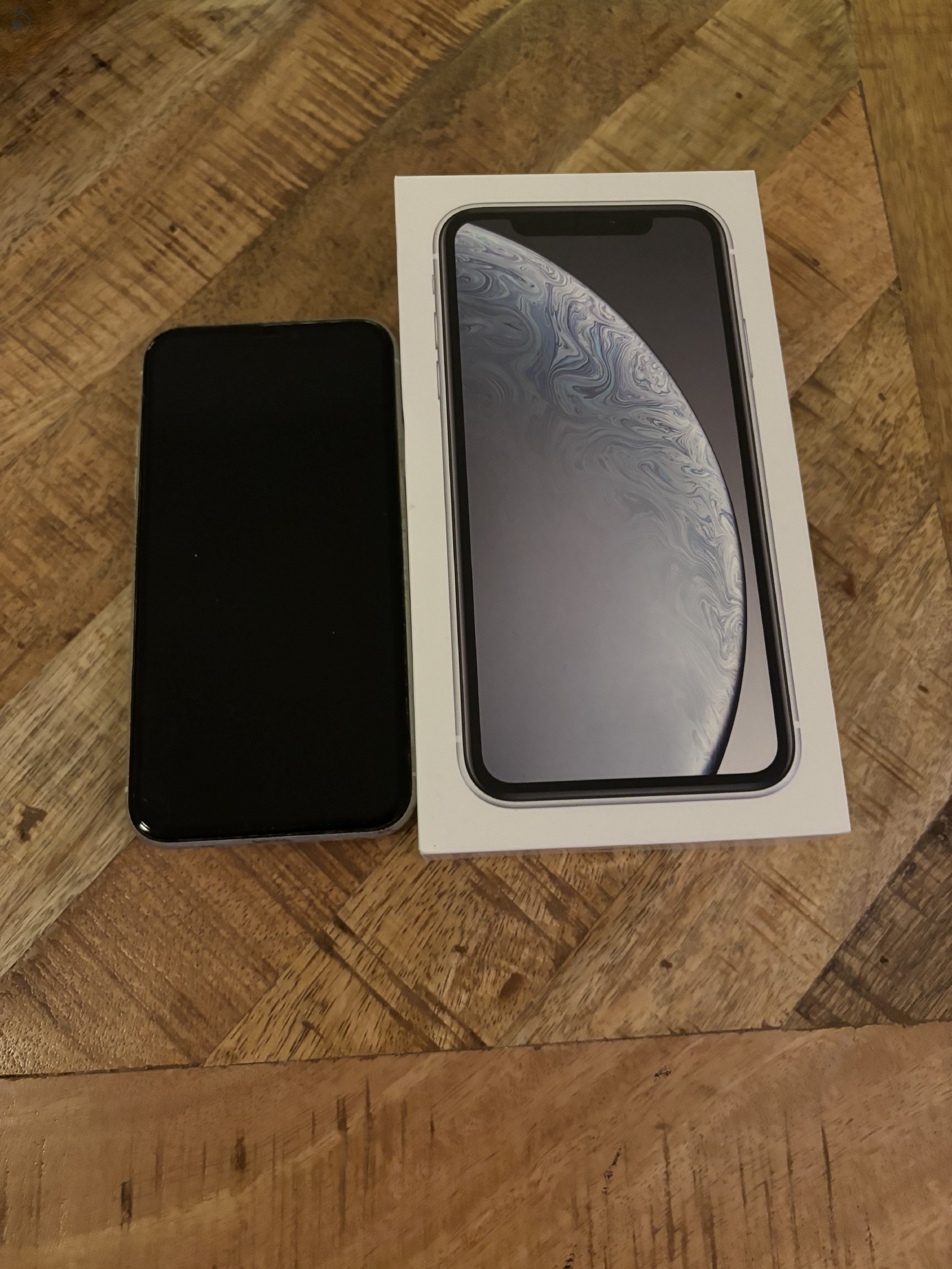 Hibátlan állapotú iPhone XR, 128 GB