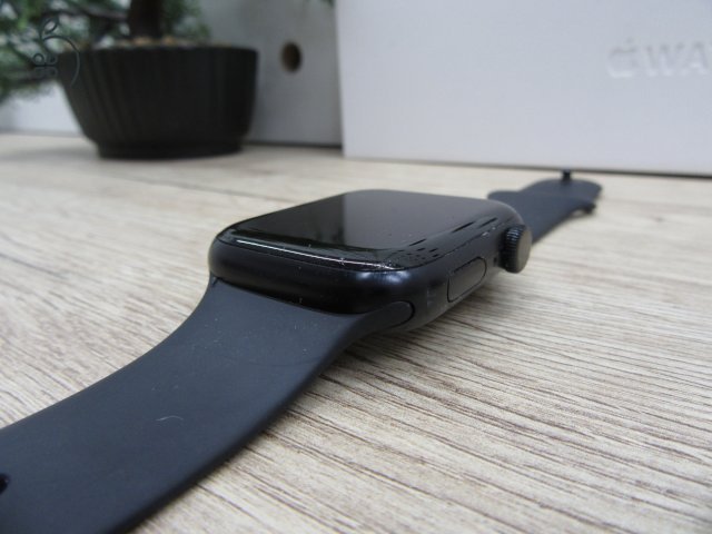 Apple Watch 8 - 45 mm - Használt, megkímélt