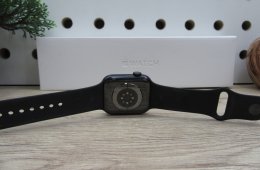 Apple Watch 8 - 45 mm - Használt, megkímélt